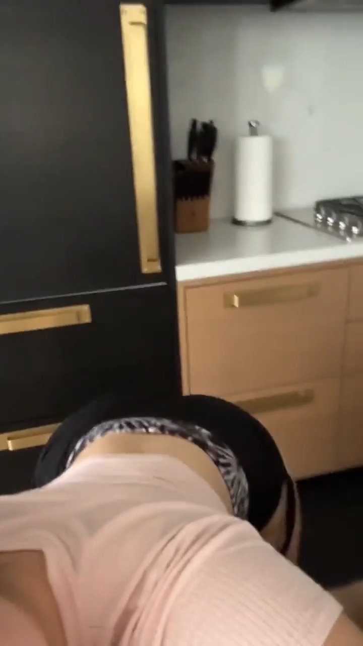 Show Of Big Ass So Lew