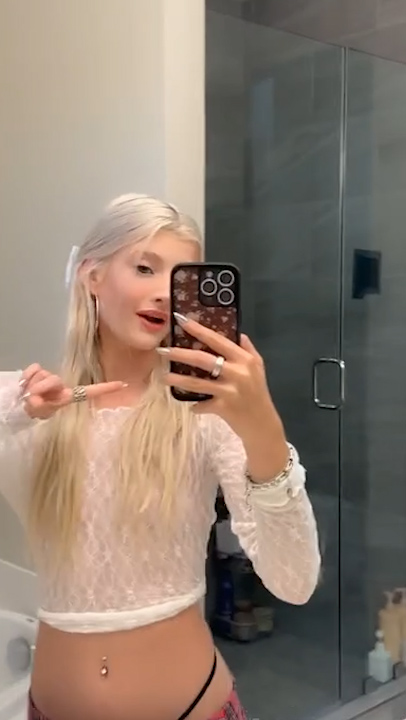 Sami Sheen Show Boobs In Mirror New Video