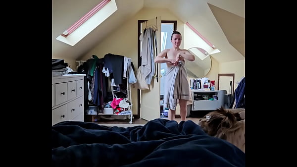 Russian girl shaking her fat ass