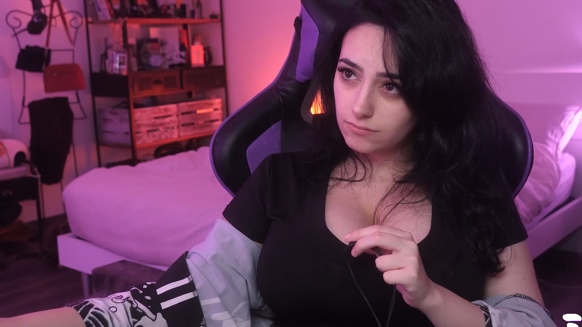 Shiftymine Show Hot Boobs – New Video