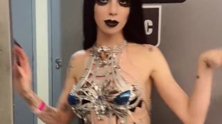 Bambie Thug – Nude Body So Sexy !