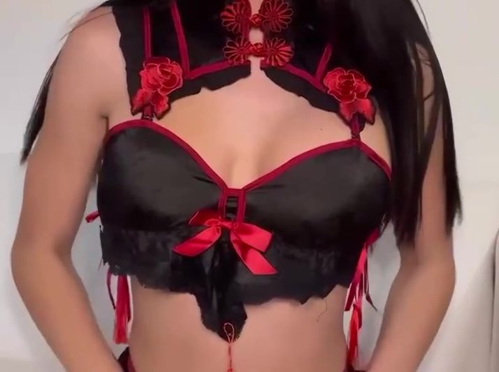 Kawaii Sofey Nude – The slut looks so lewd !