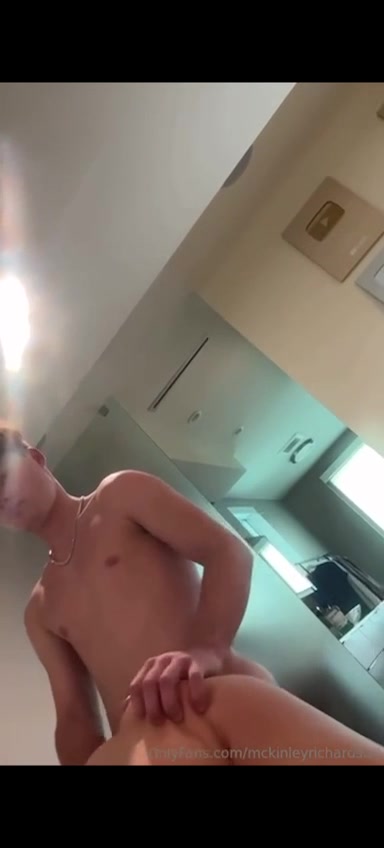 Mckinley Richardson Sex Tape Hot – Fuck Doggy Style Orgasm !