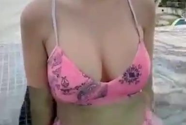 Zennyrt  – Show Boobs in pool !!!