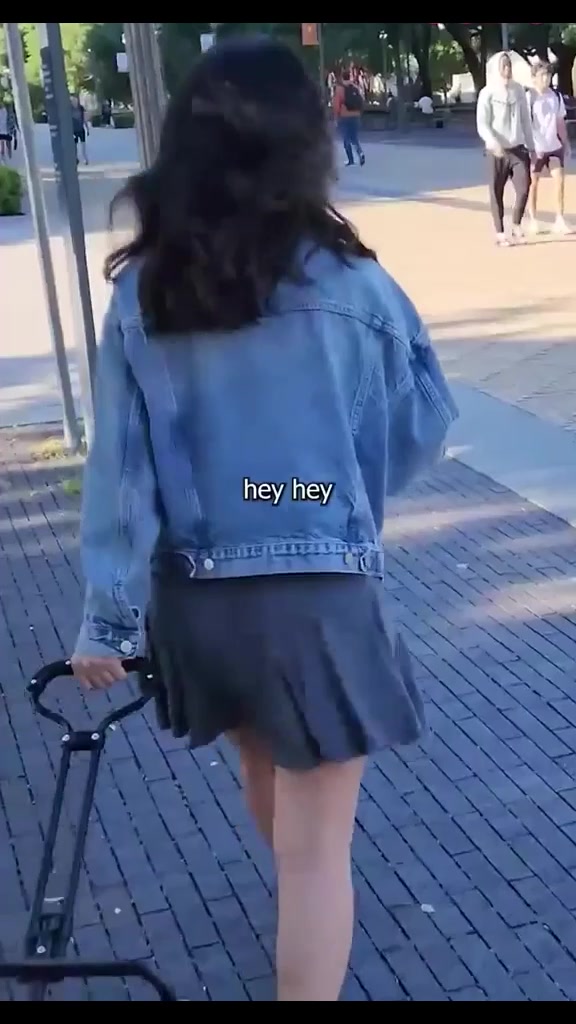 Alana cho – Video Show Body Hot Outdoor !